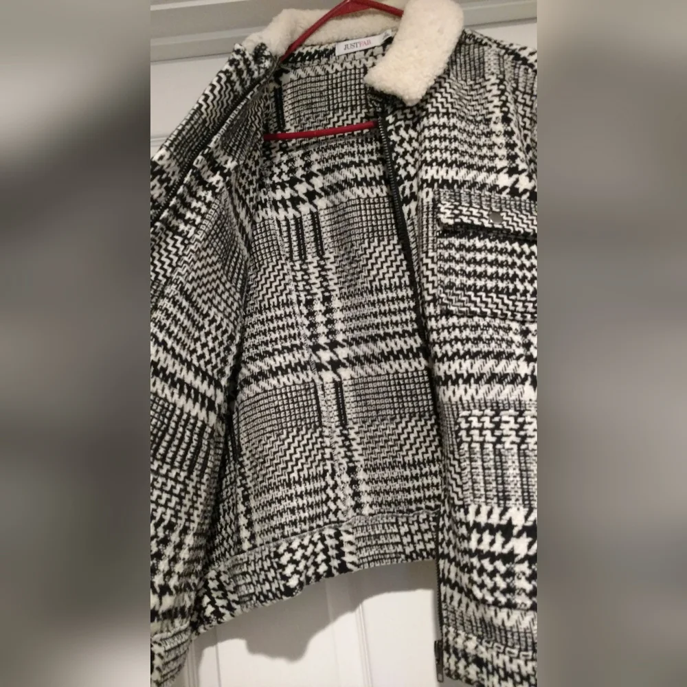 JustFab Jacket - Picture 4 of 7